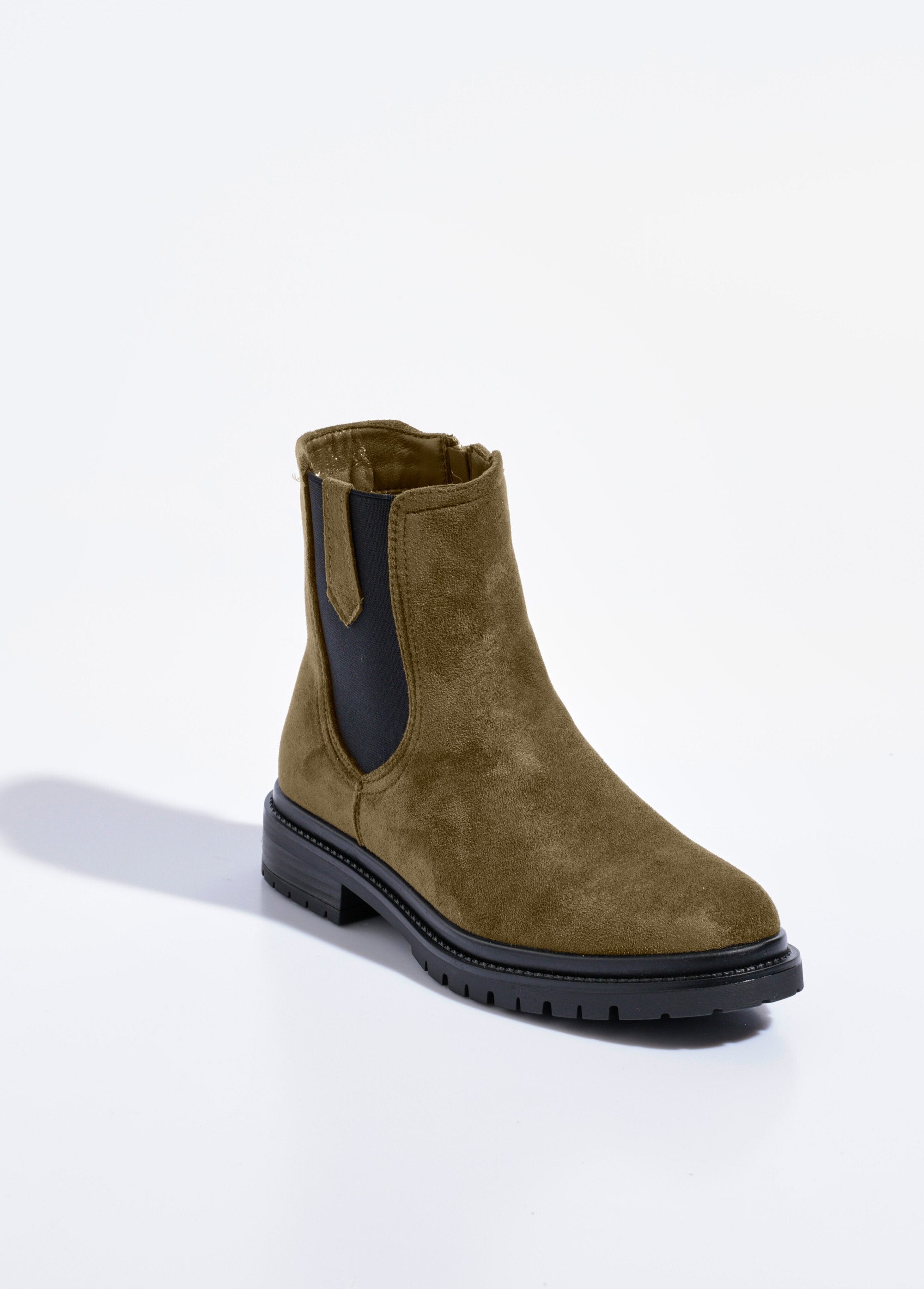 Chelsea_boots_with_notched_sole_Khaki_FA1_slim