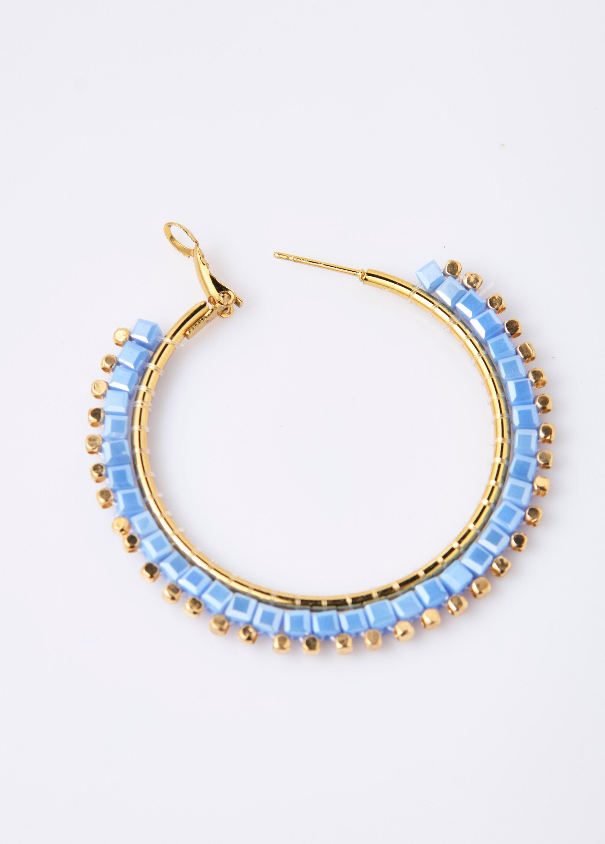 Stainless_steel_glass_bead_hoop_earrings_Blue_DE1_slim