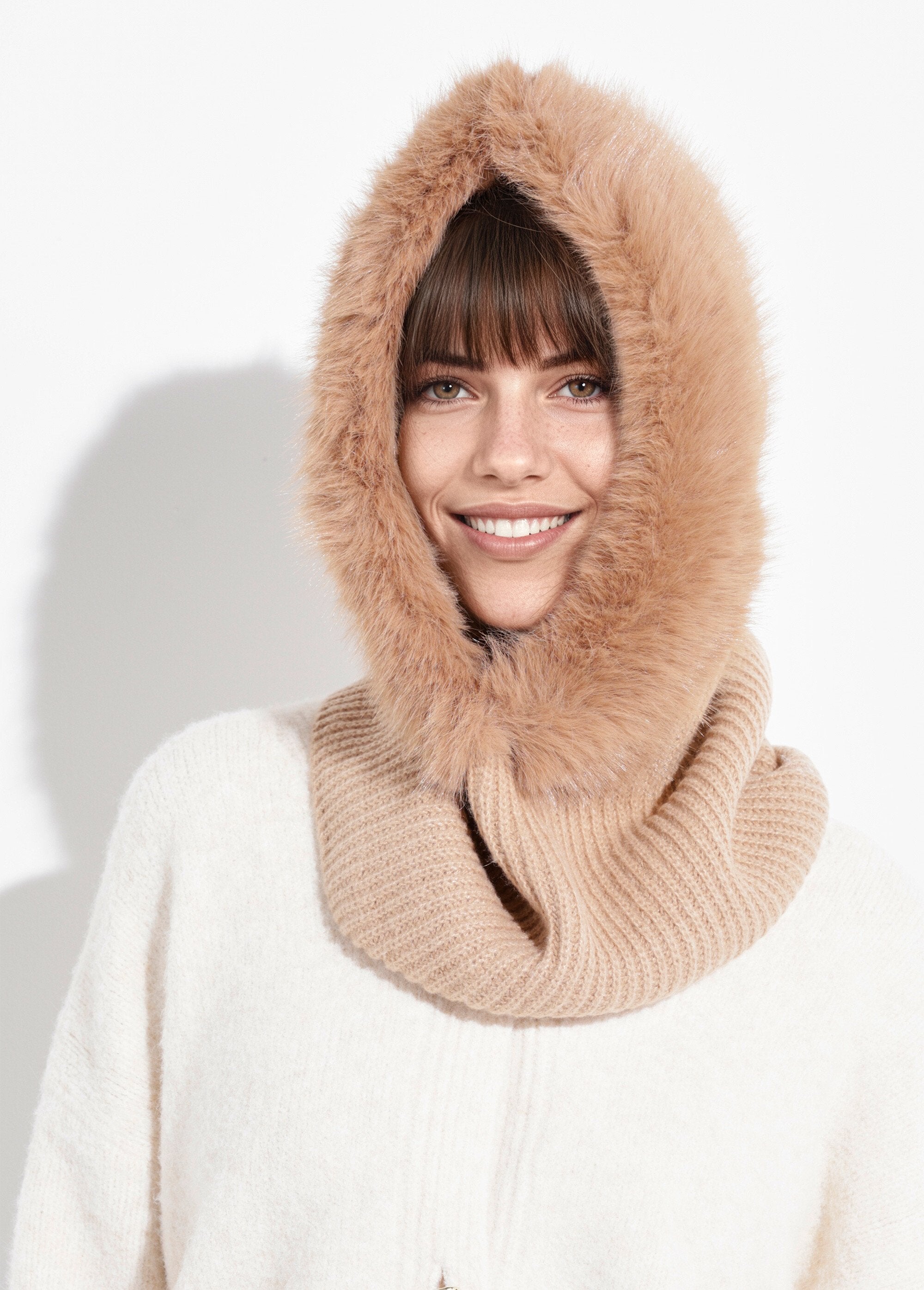 Mesh_balaclava_with_fur_trim_Beige_FA1_slim