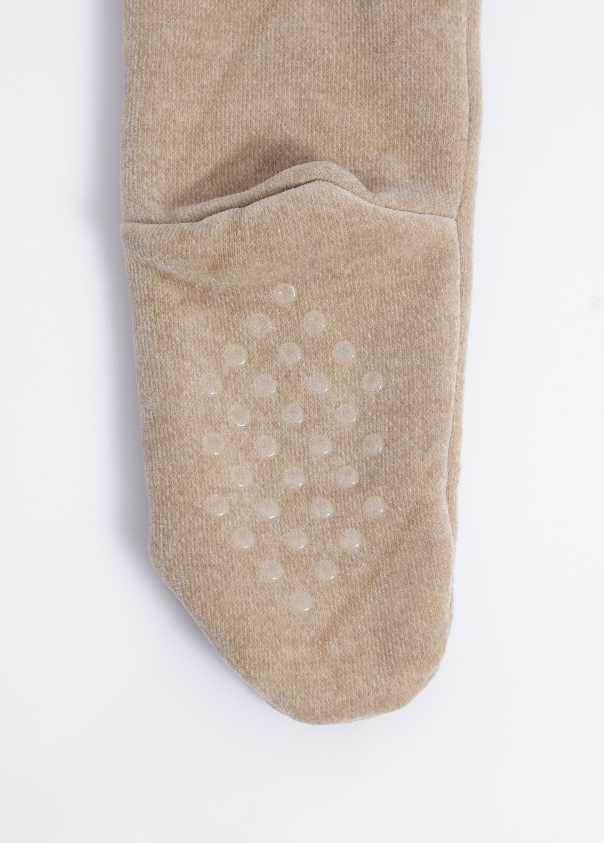 Warm_indoor_socks_with_textured_dots_Sand_UN1_slim