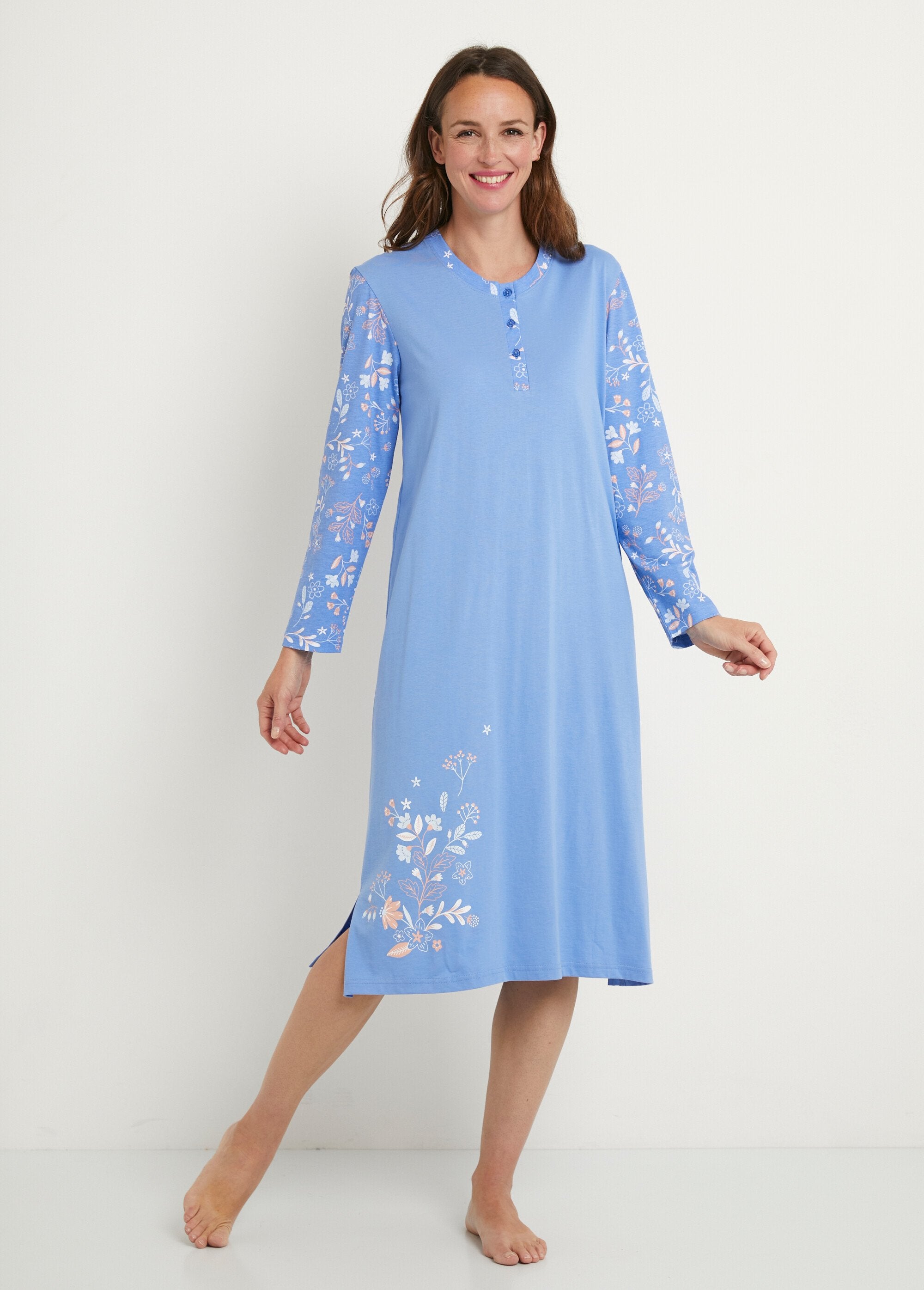 Mid-length_nightdress_in_plain_cotton_with_floral_motif_Blue_and_pink_print_FA1_slim