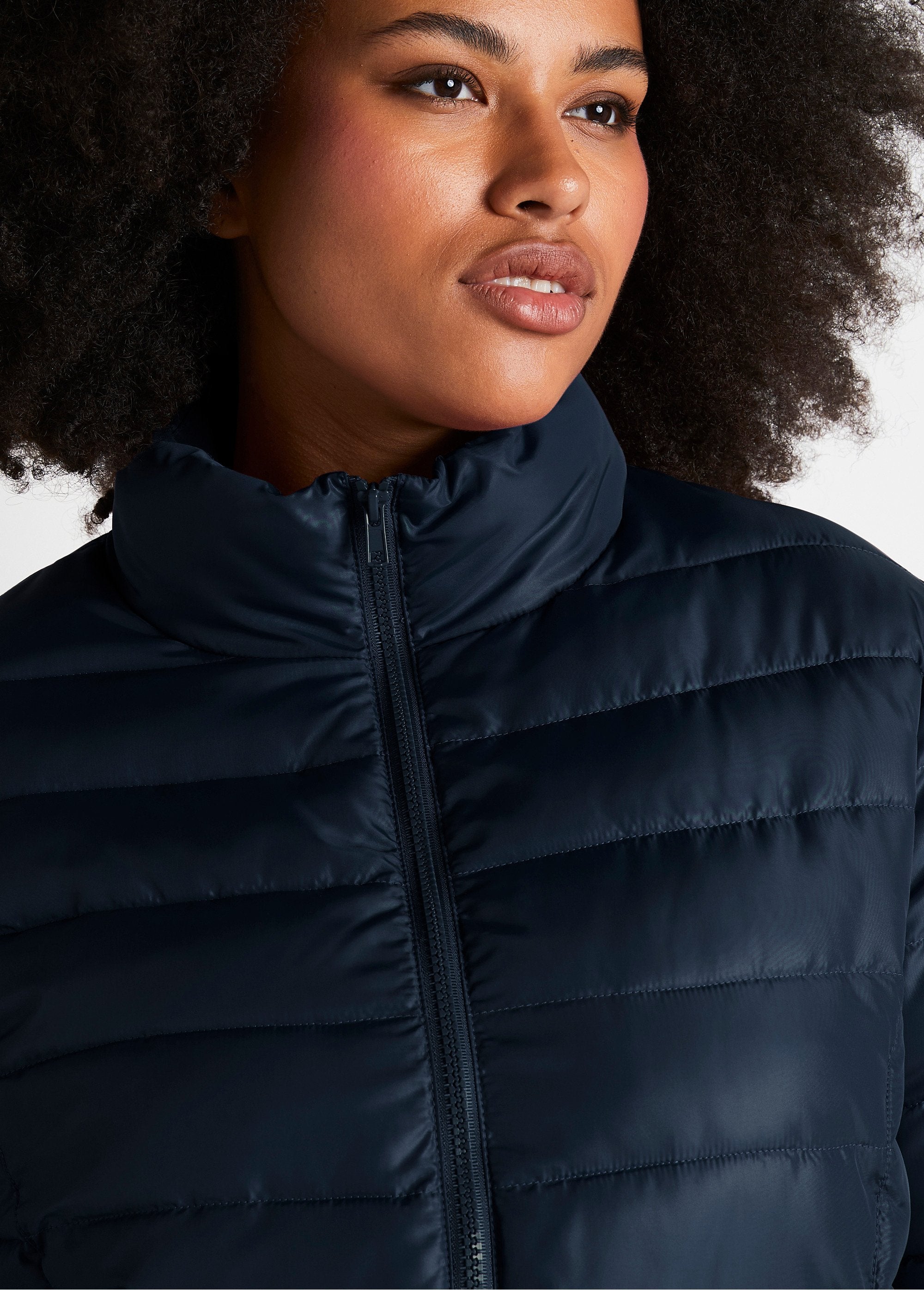 Short_zipped_down_jacket_with_long_sleeves_Marine_DE2_curvy