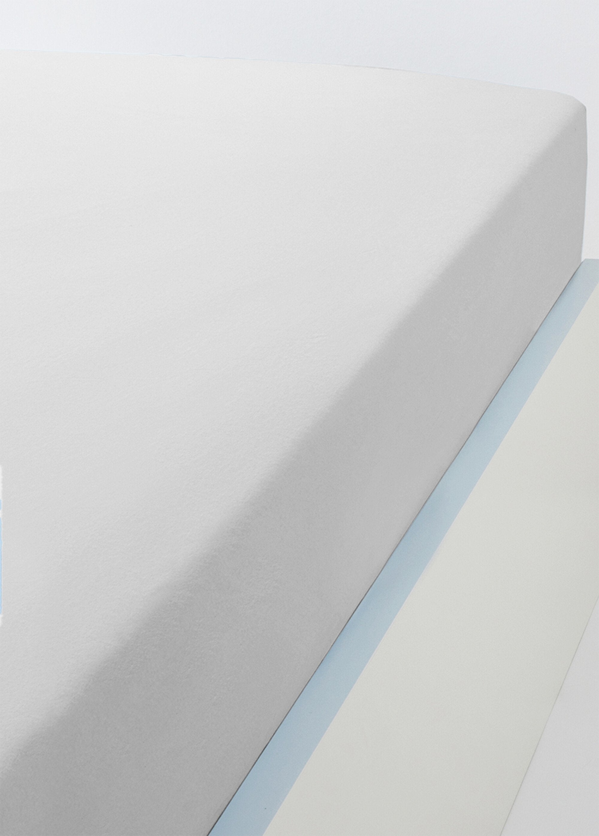 Plain_cotton_jersey_fitted_sheet_White_FA1_slim