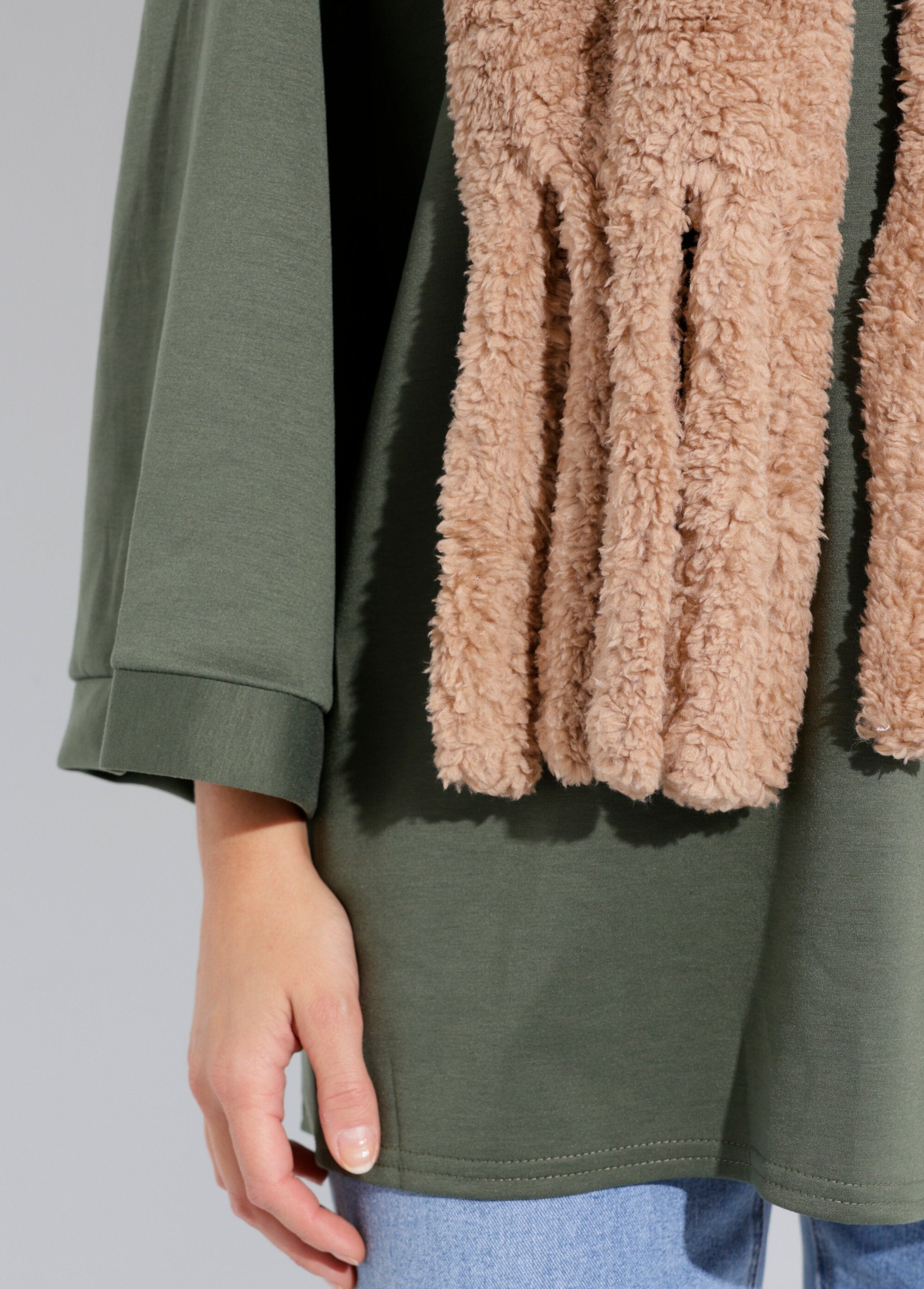 Warm_scarf,_plain_sherpa-style_fleece_Mole_DE1_slim