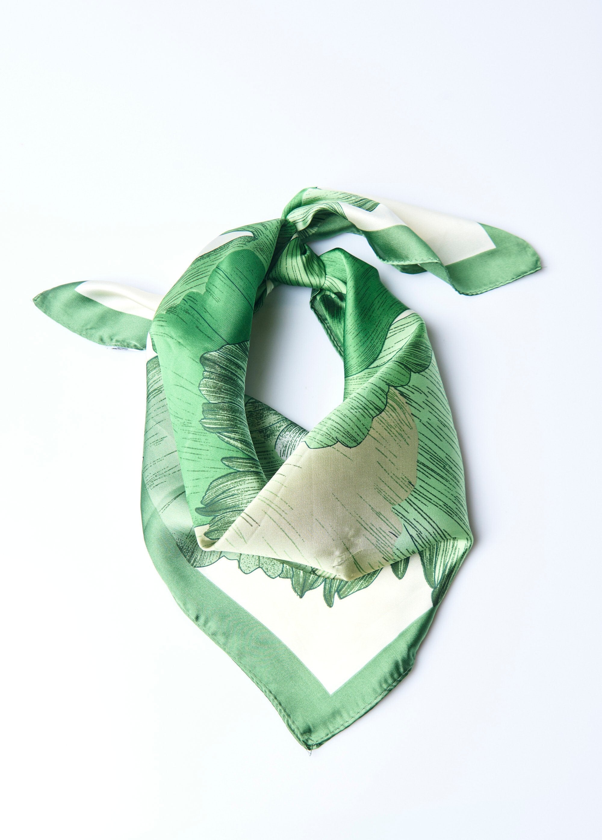 Large_flower_printed_satin_scarf_Green_FA1_slim