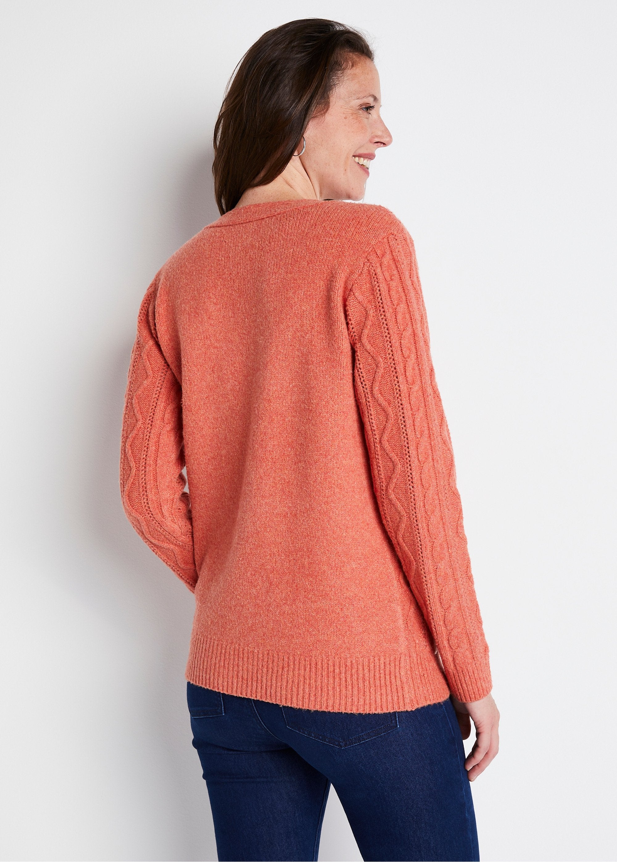 Short_buttoned_V-neck_cable_knit_cardigan_Tomette_DO1_slim