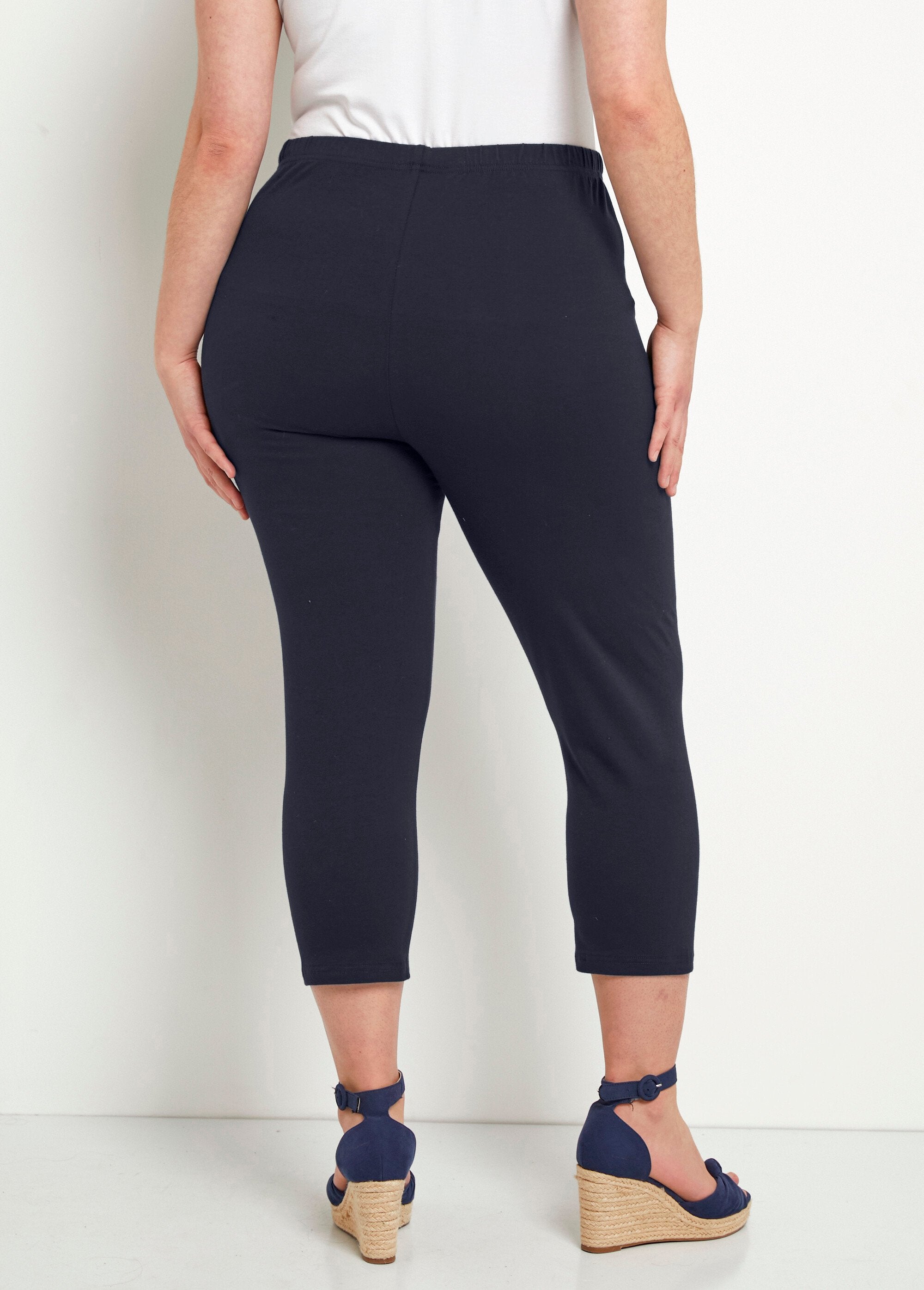 Short_leggings_with_elasticated_waistband_in_cotton_Plain_navy_DO1_curvy