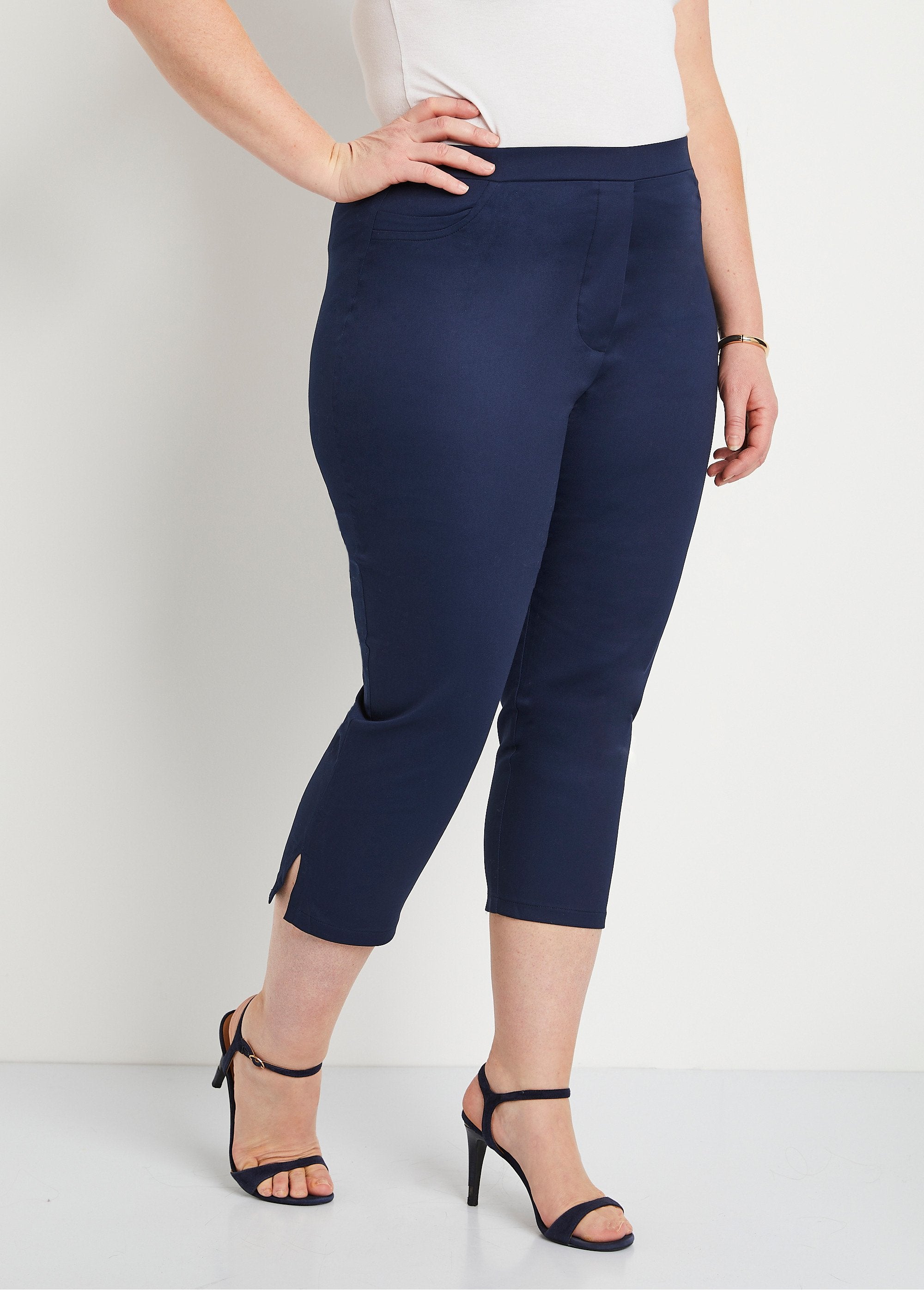 Semi-elasticated_waist_satin_cropped_pants_Marine_FA1_curvy