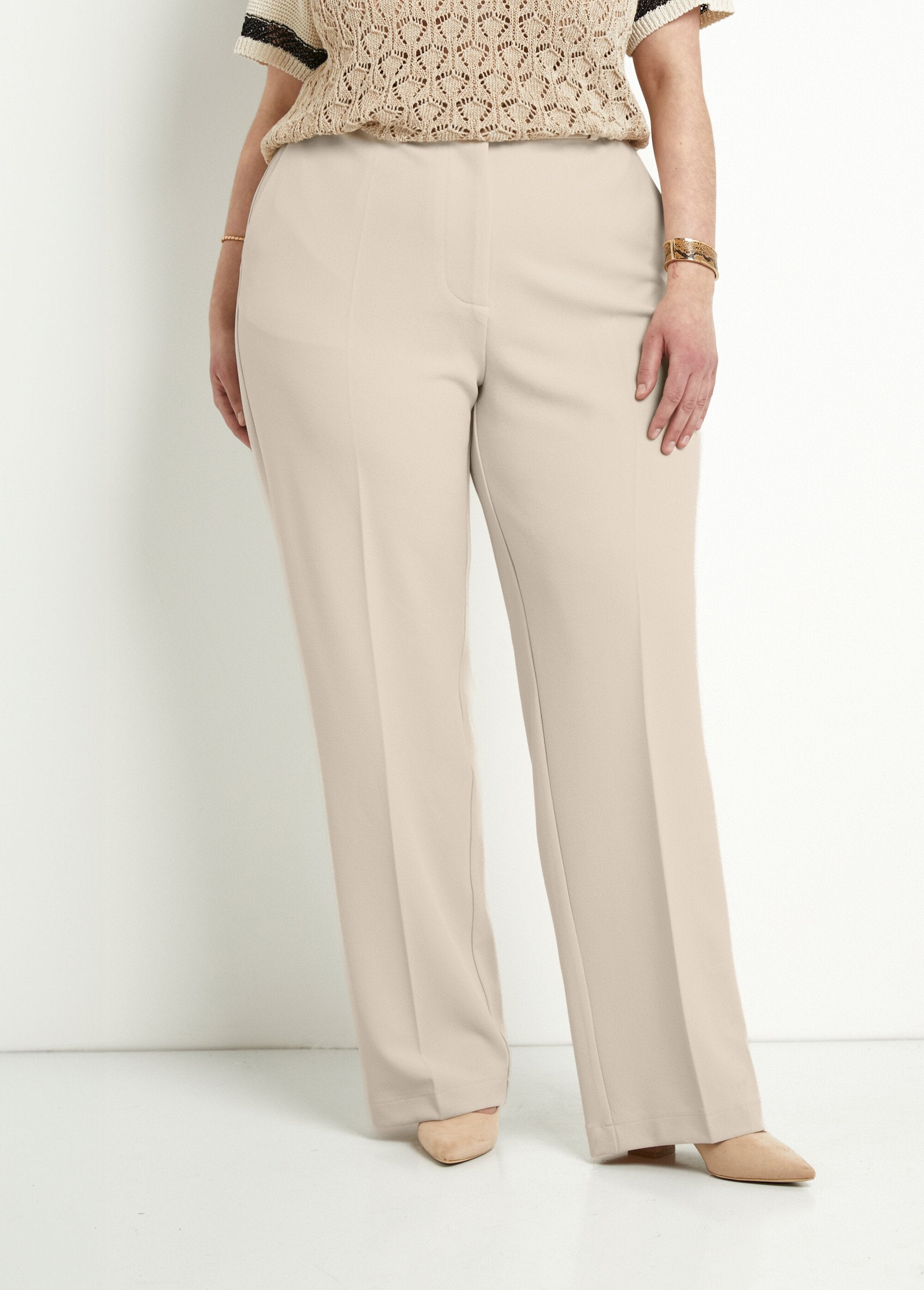 Wide_flowing_pants_Beige_FA1_curvy