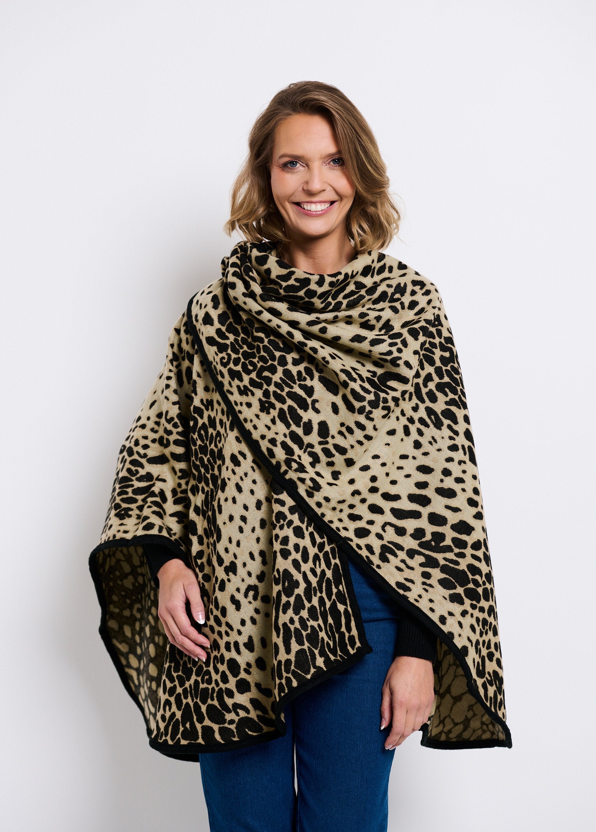 Poncho_motif_léopard_avec_biais_assorti_Leopard_FA2_slim