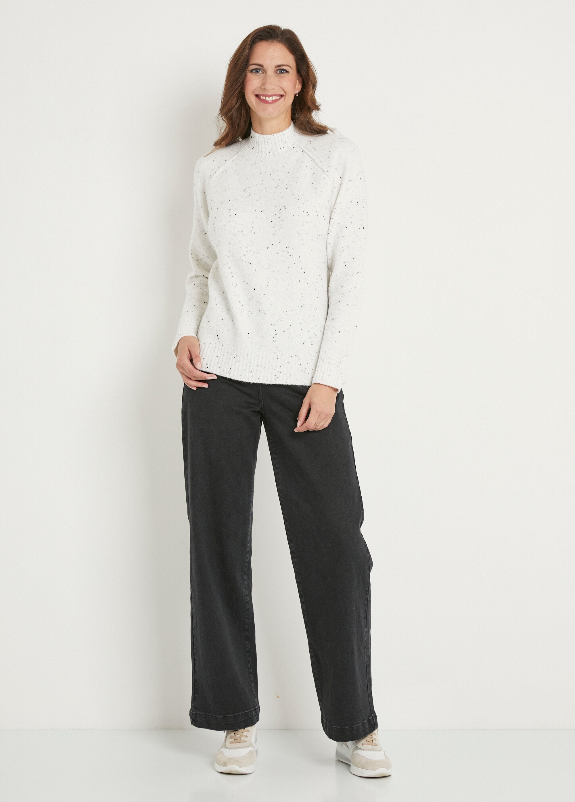 Warm_raglan_sweater_with_speckled_stand-up_collar_Ecru_SF1_slim