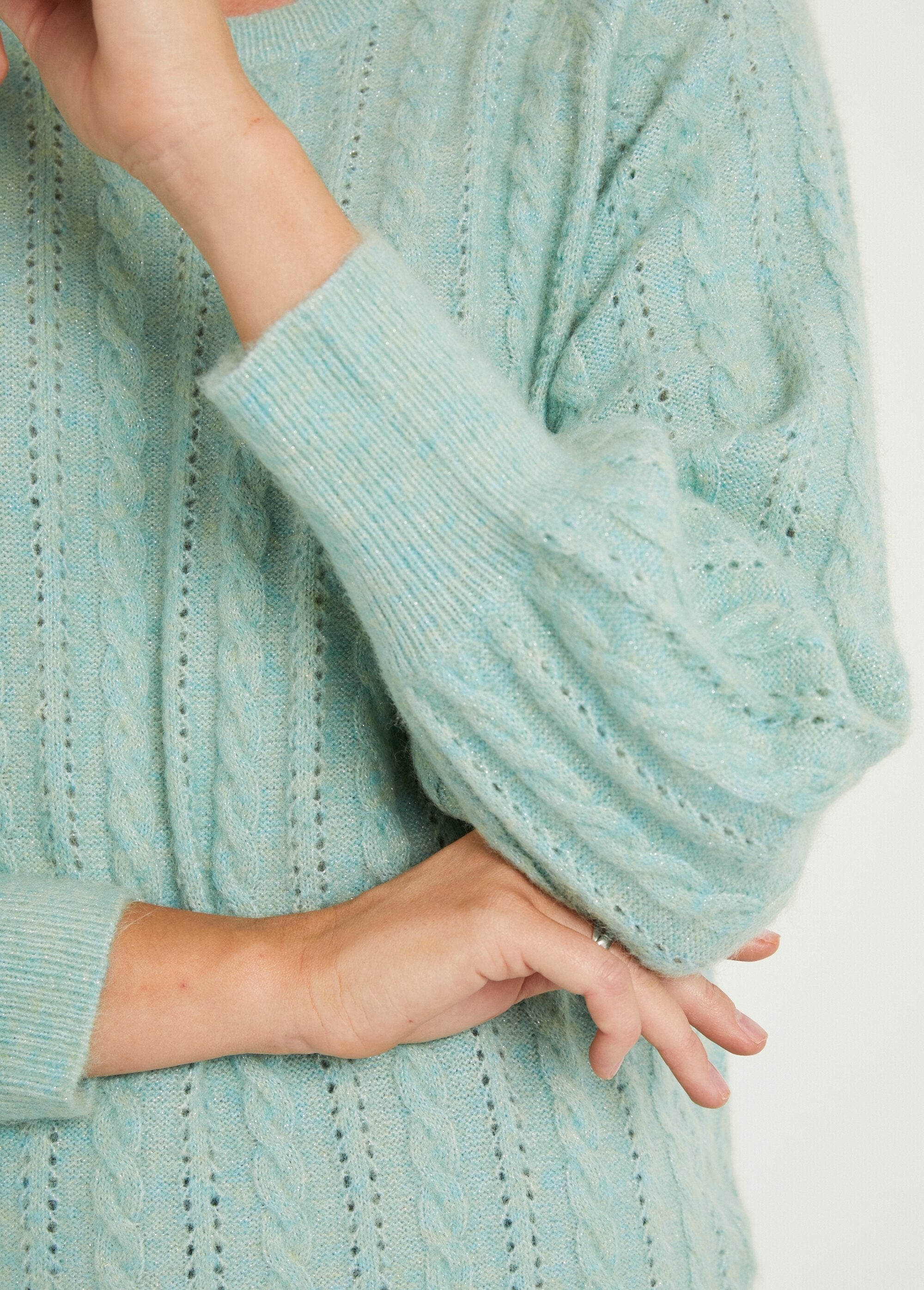 Soft_iridescent_cable_knit_openwork_wool_sweater_Aqua_DE4_slim