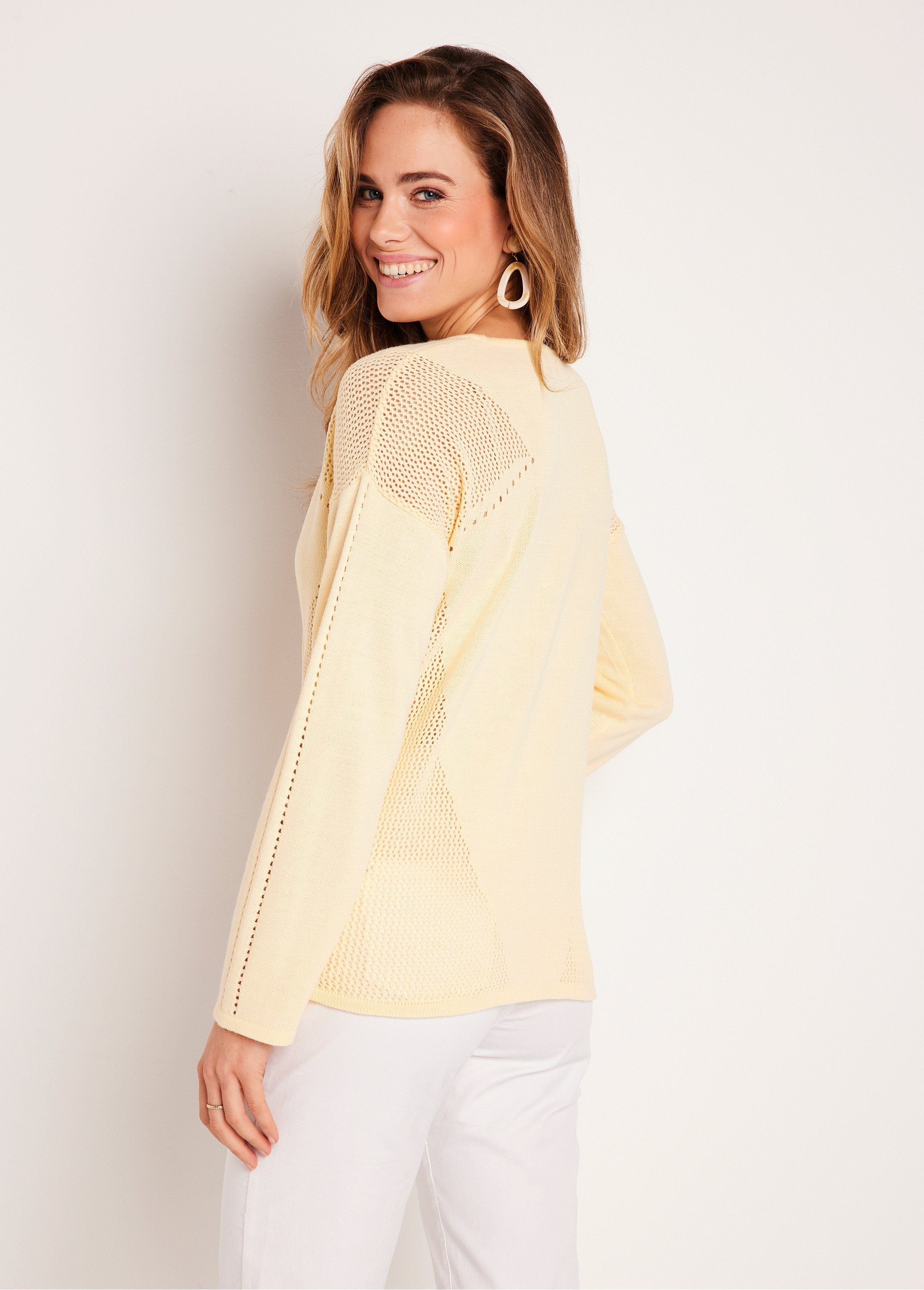 Thin_openwork_sweater_with_long_sleeves_Vanilla_DO1_slim