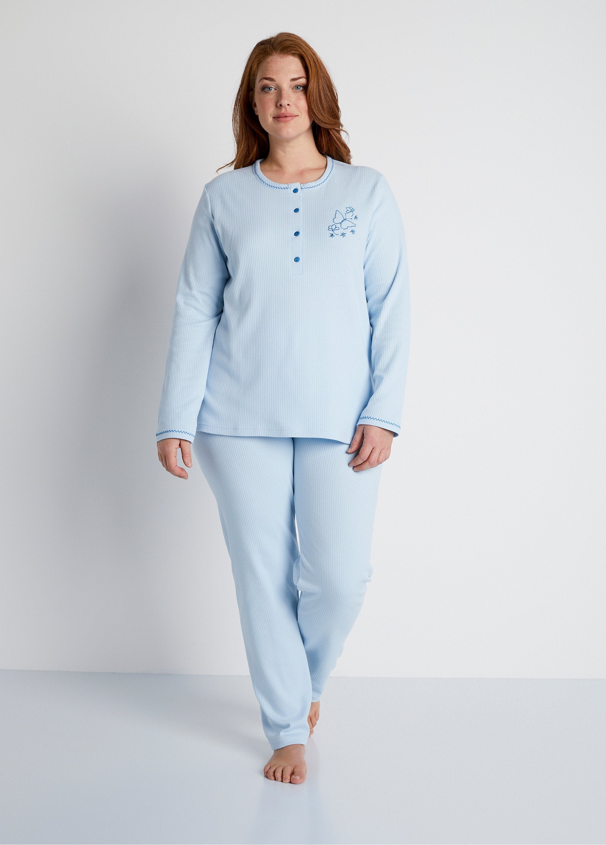 Embroidered_pajamas_Blue_FA1_curvy