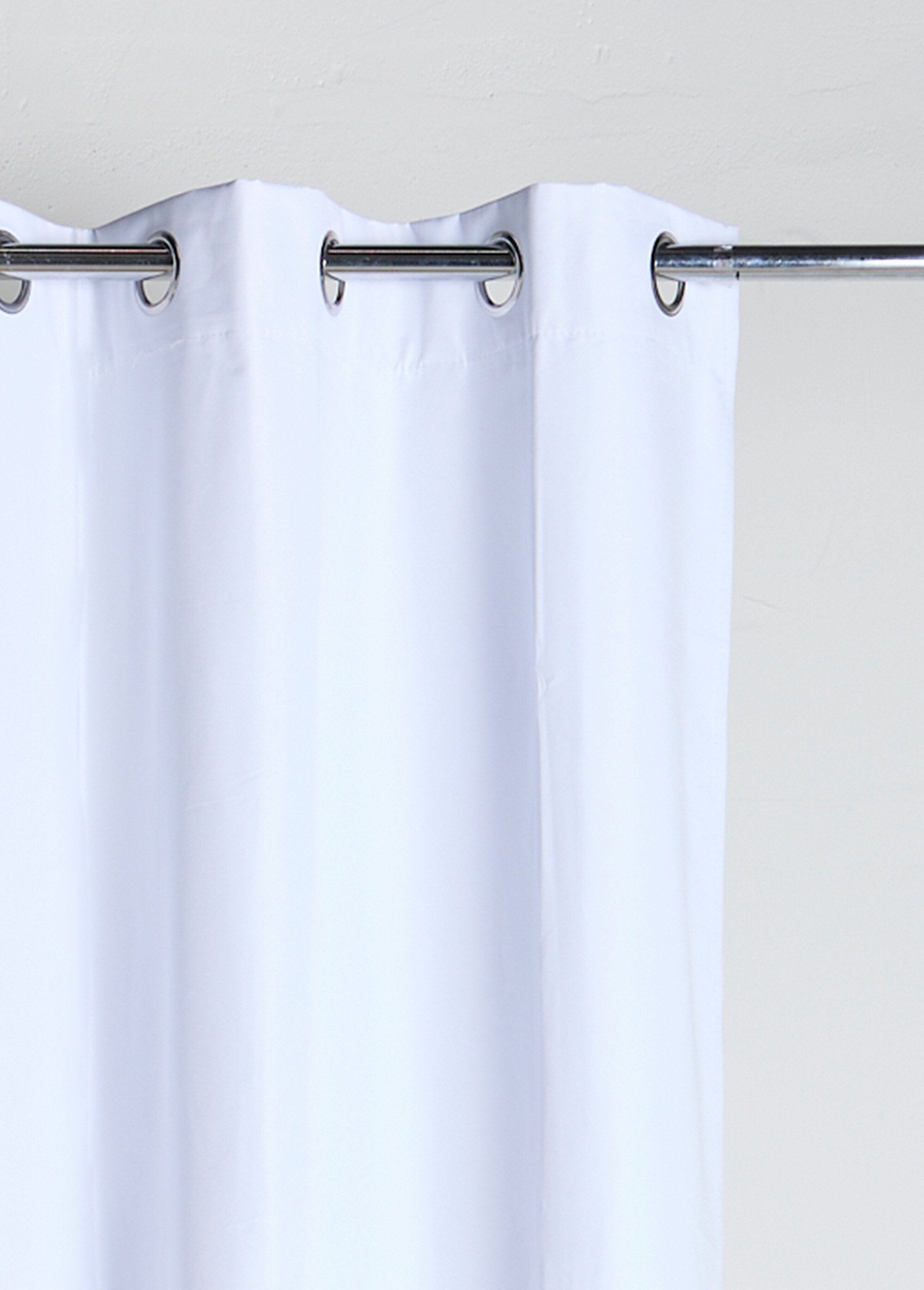 Plain_blackout_curtain,_1_panel_with_eyelets_White_DE1_slim