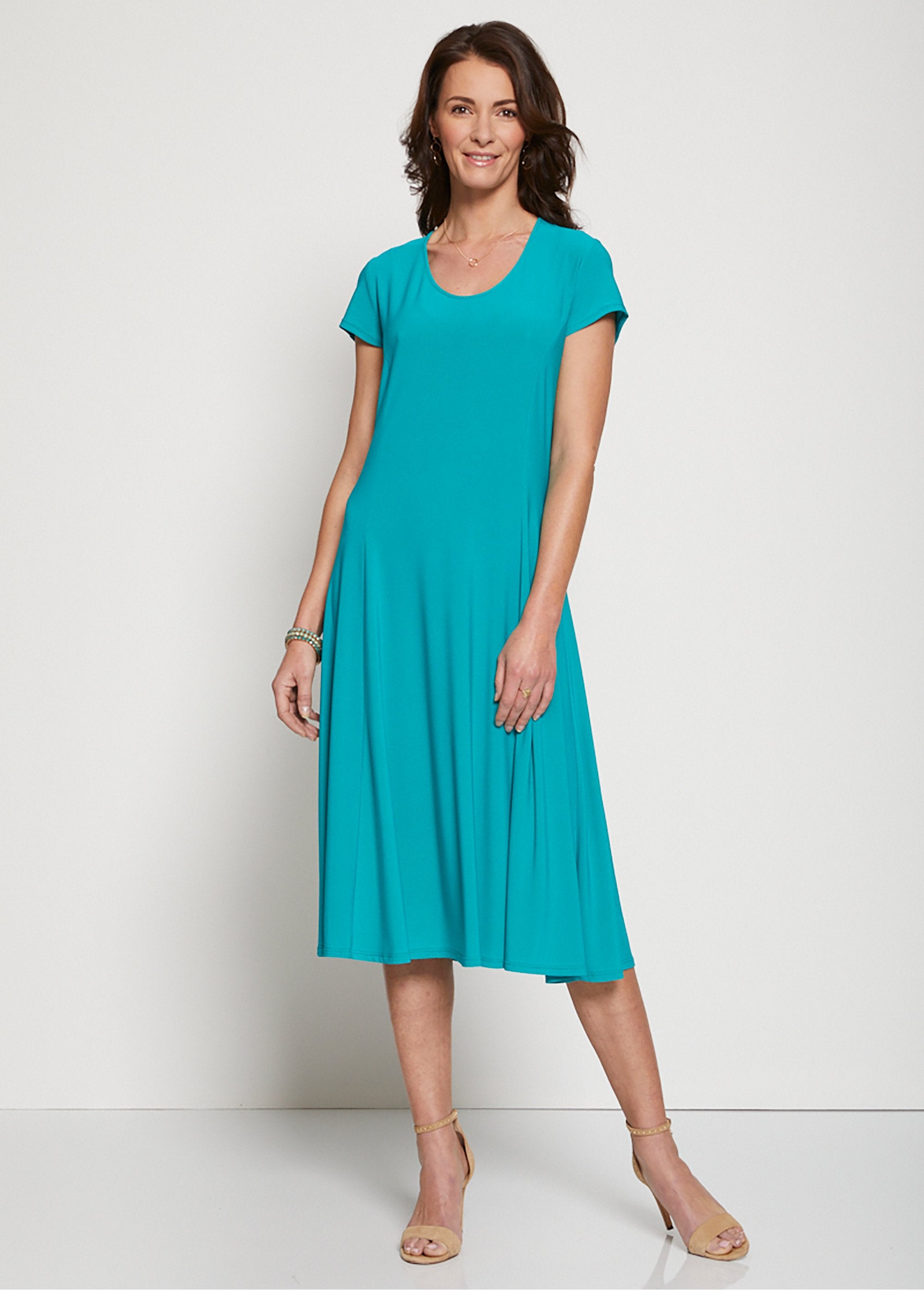 Short_curved_flared_dress_Plain_green_FA1_slim