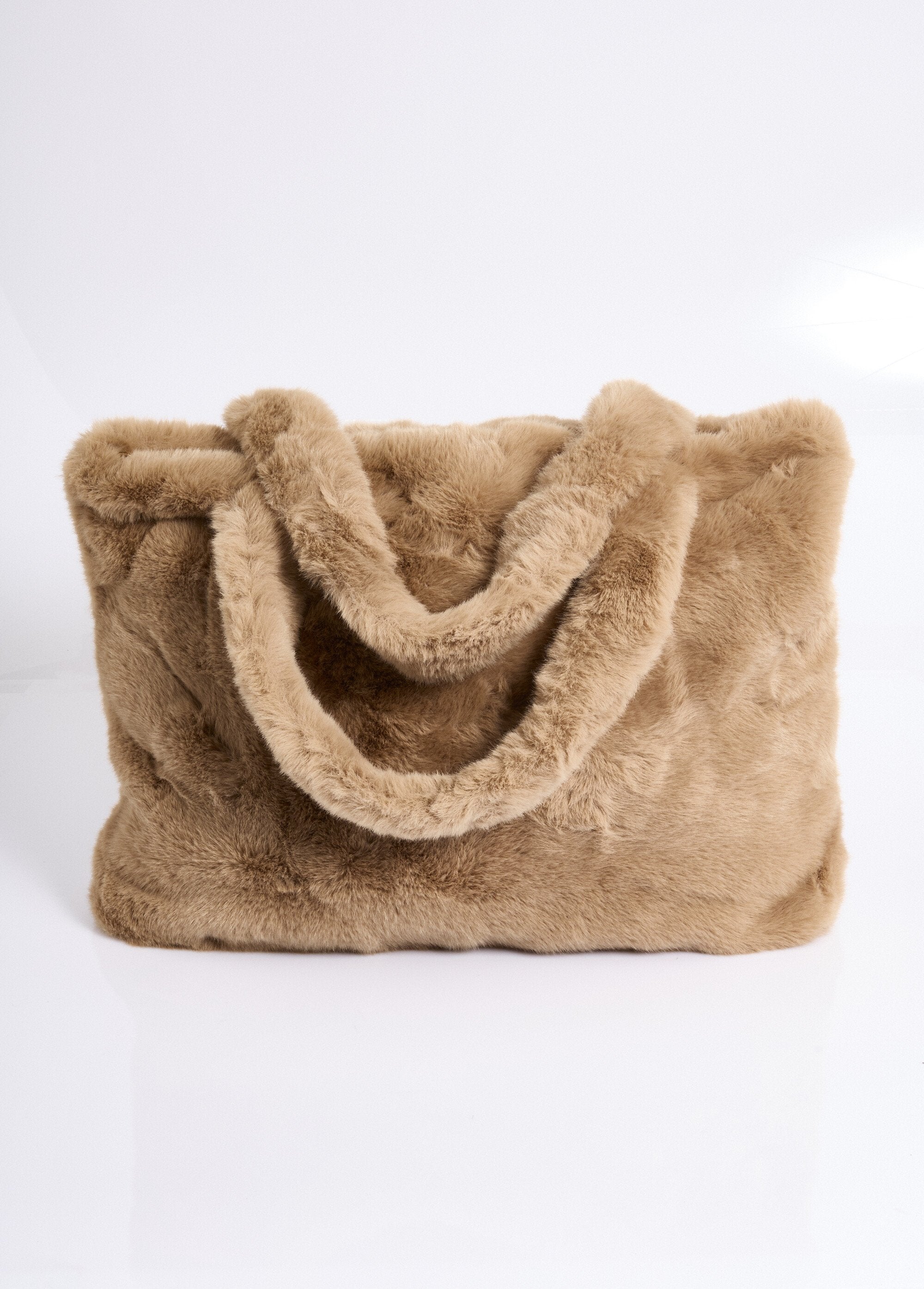 Faux_fur_bag_with_short_handles_camel_DE2_slim
