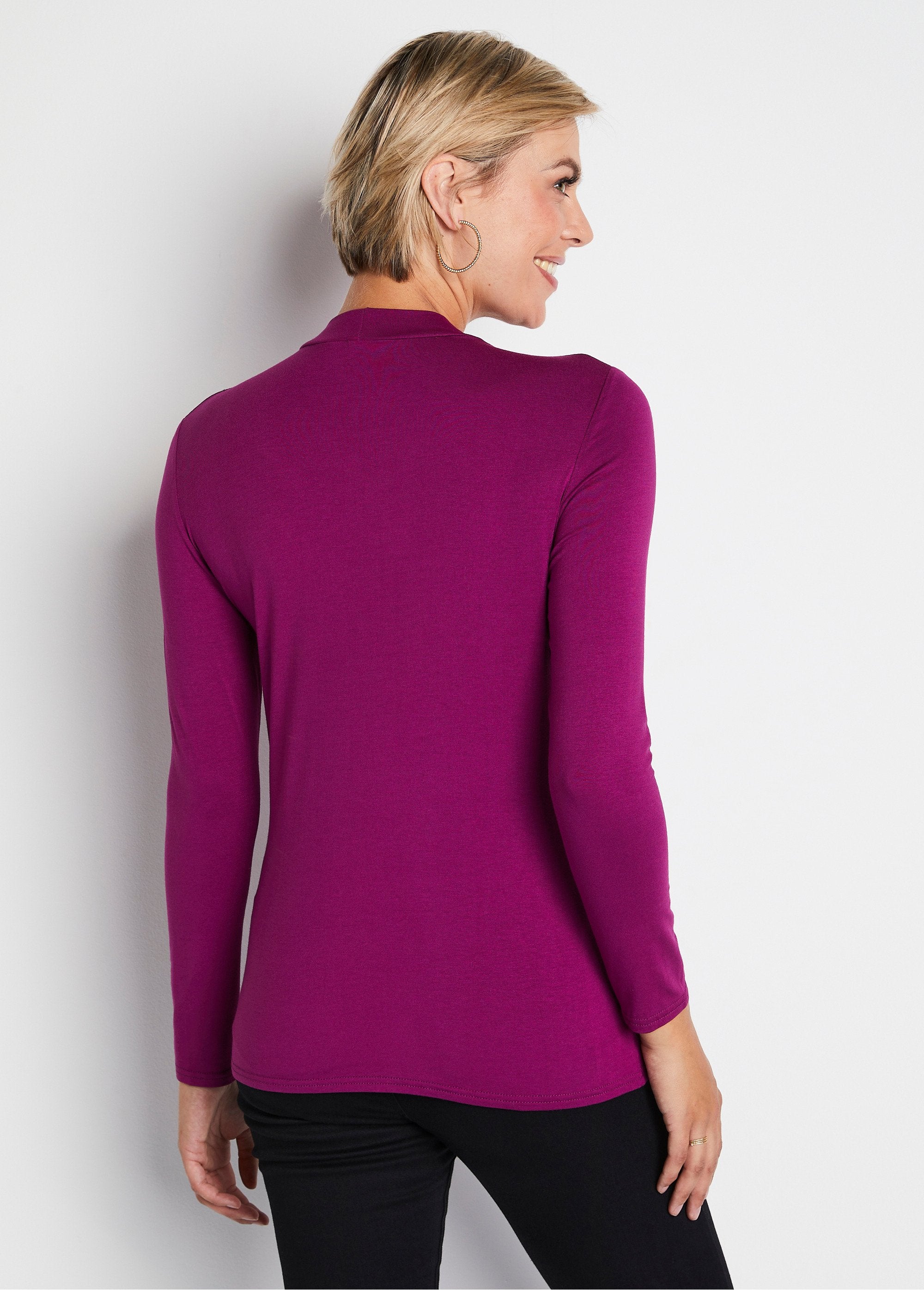 High-neck_stretch_undershirt_Plain_blackcurrant_DO1_slim