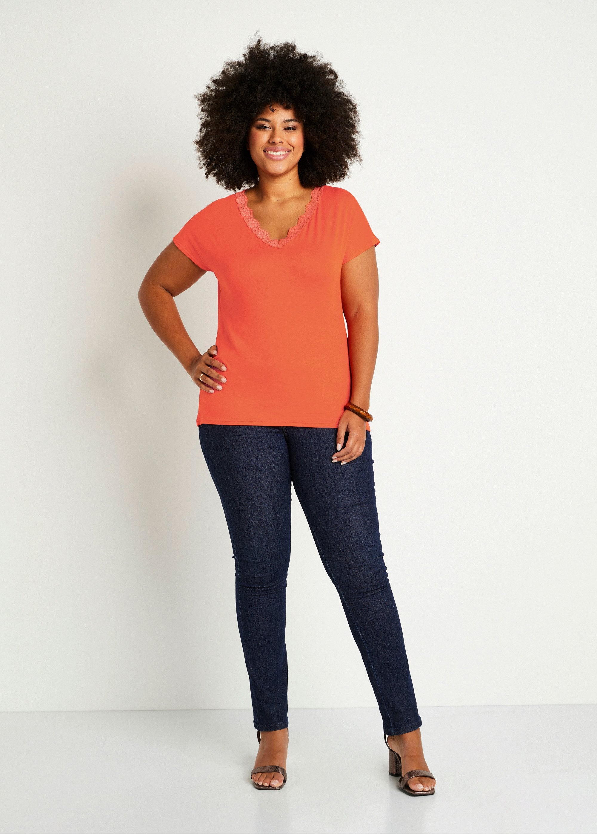 Short_stretch_lace_t-shirt_Orange_SF1_curvy