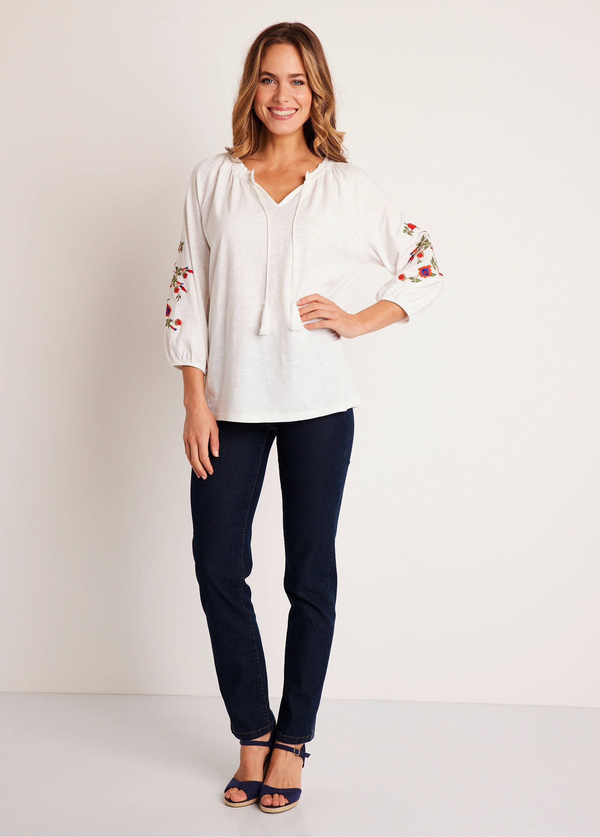 Long_embroidered_t-shirt_with_3/4_sleeves_White_SF1_slim