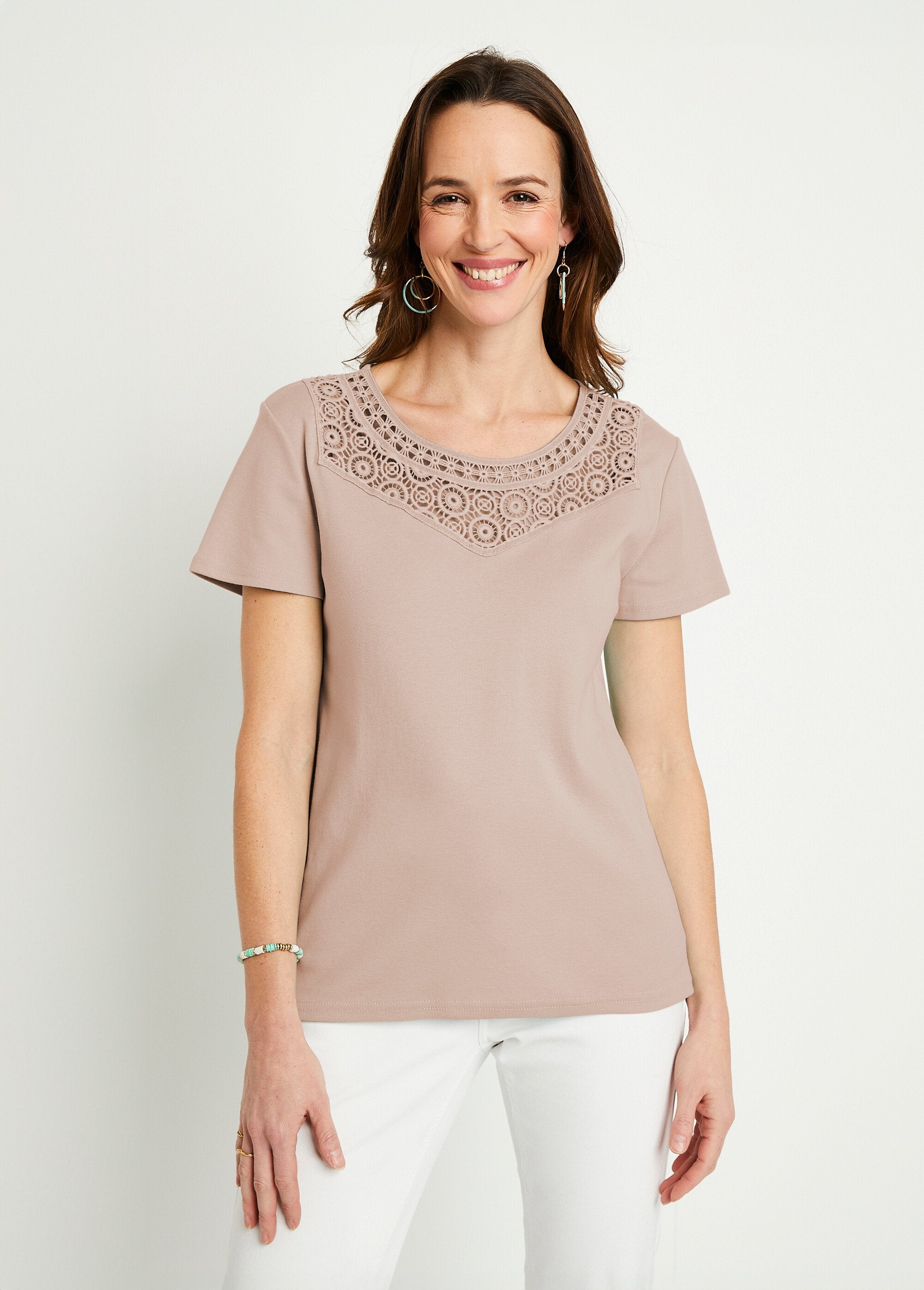 Short-sleeved_plain_cotton_macramé_t-shirt_Beige_FA1_slim