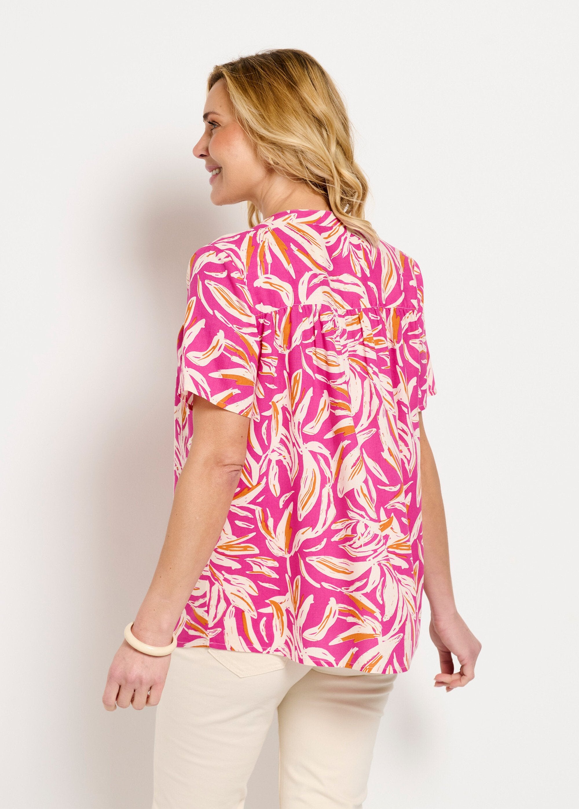 Loose_printed_buttoned_V-neck_tunic_Pink_and_white_DO1_slim