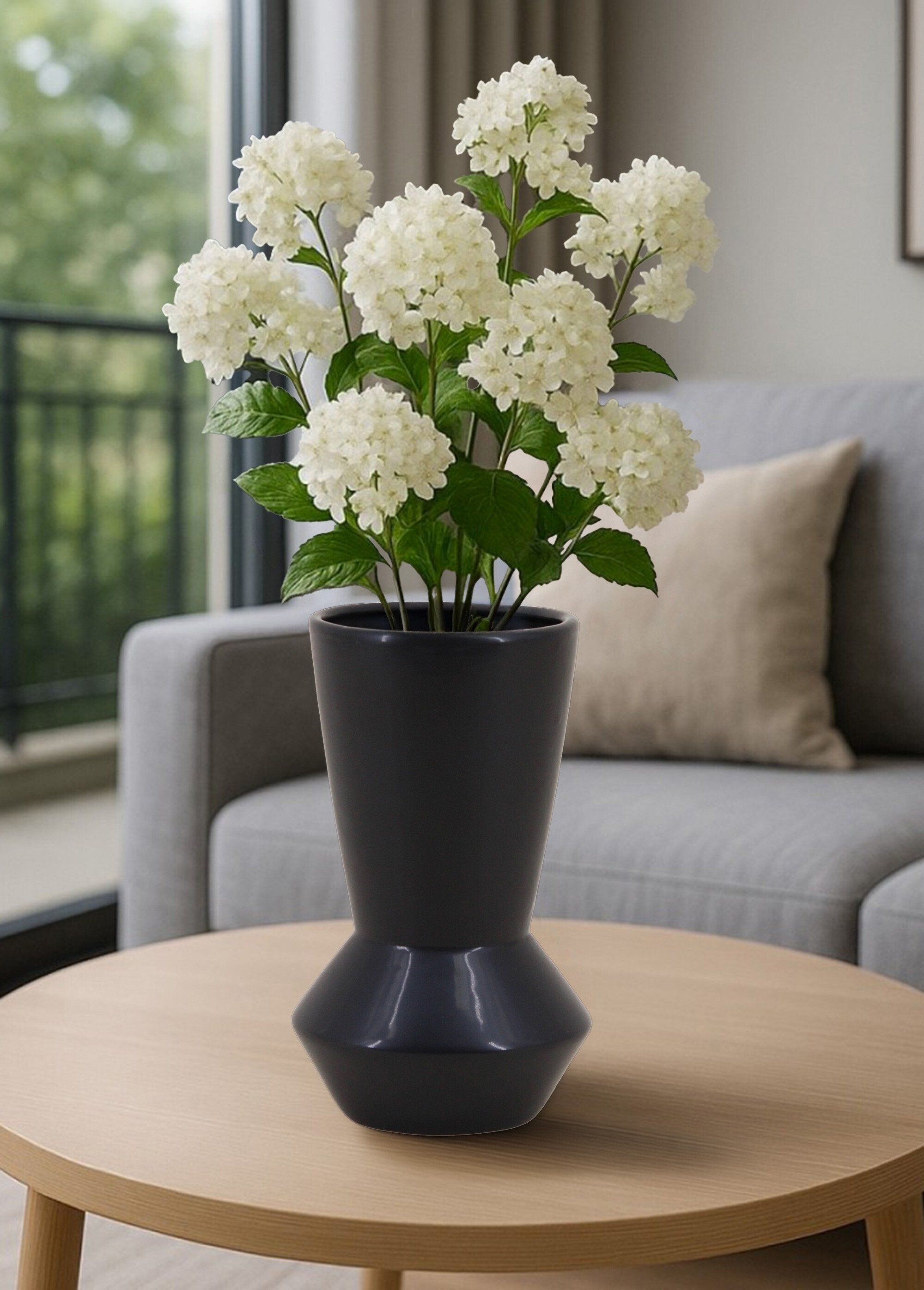 Dark_zig_zag_vase_in_dolomite_Blue_SF1_slim