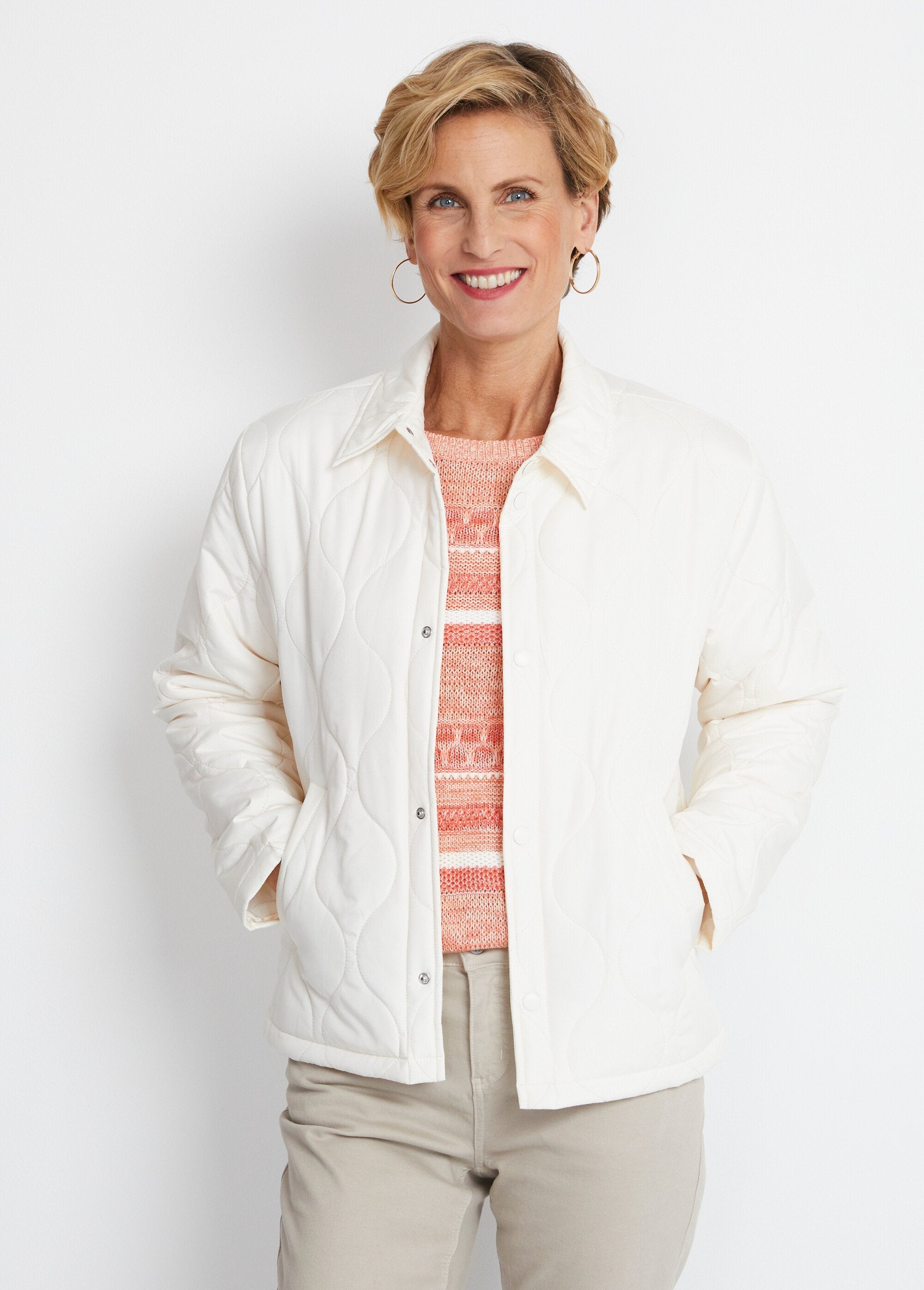 Veste_courte_matelassée_pressionnée_Ecru_FA1_slim